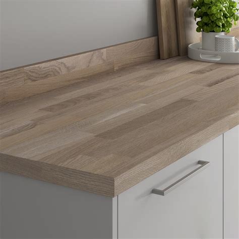 Worktops are a hardworking part of any home, providing a space to get dinner ready and store everyday items within easy reach, while also serving as a key focal point of a design. . Howdens worktop